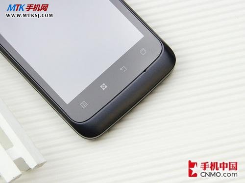 IPS屏+Android 4.0 乐Phone P700评测