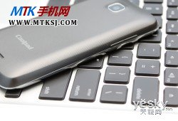 酷派7728 背面