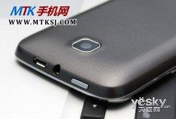 酷派7728 背面