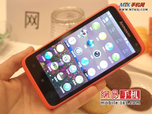 联想新款女性智能机乐Phone S720