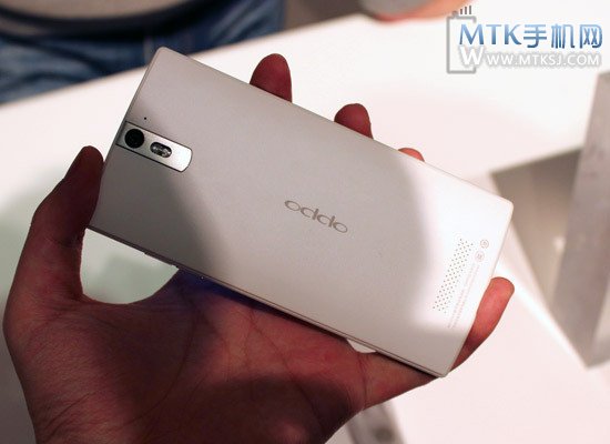 OPPO Find 5真机体验：屏幕效果非常出彩