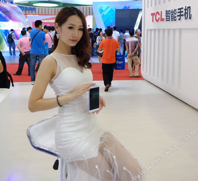 TCL P606L