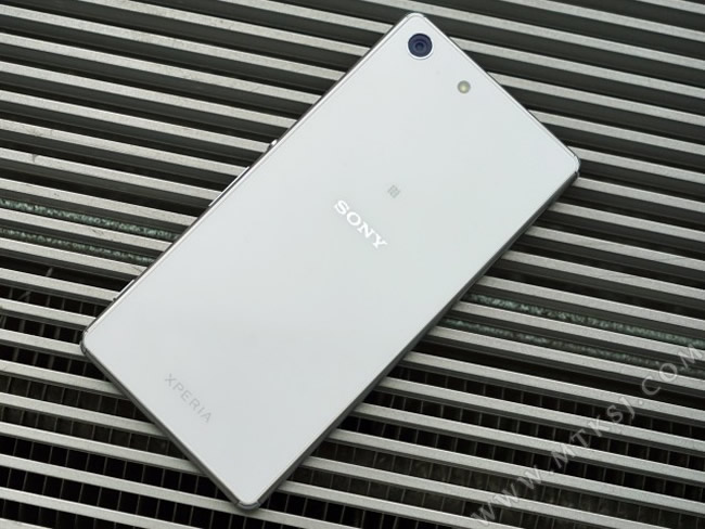 Xperia M5