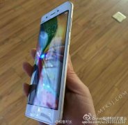 vivo Xplay5真机长这样 双曲面侧屏确认！