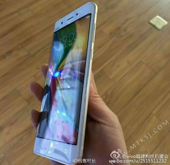 vivo Xplay5真机谍照